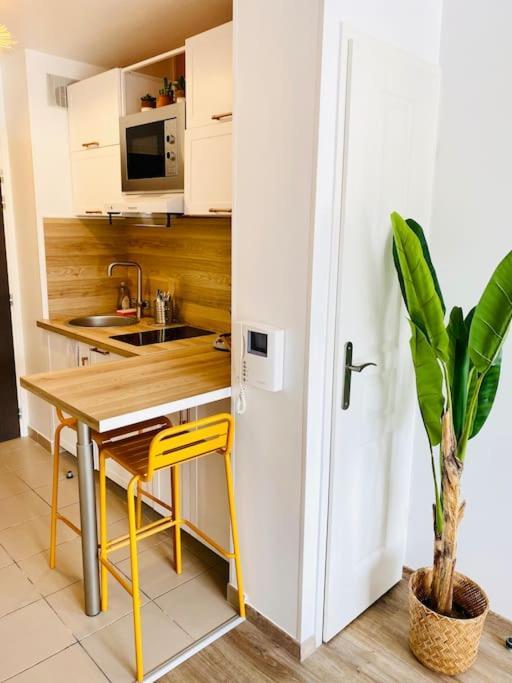 Lakaz Creole - Caen Centre Apartman Kültér fotó